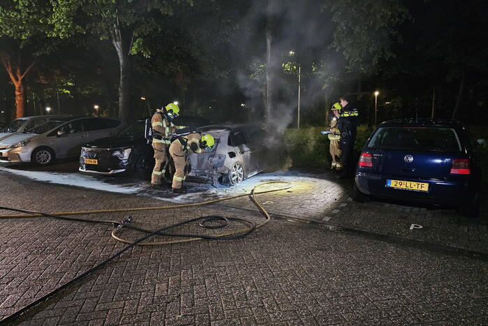 Auto volledig verwoest door brand